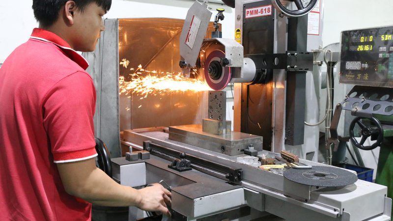 精密塑胶模具：揭秘其背后的技术奥秘与选购要点